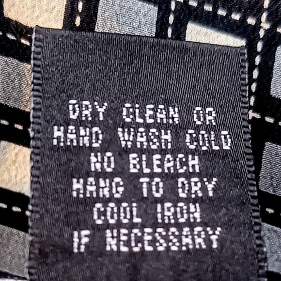 Oliver Perry Grey Geometric Check Print Sleeveless Silk Blouse - Picture 5 of 5